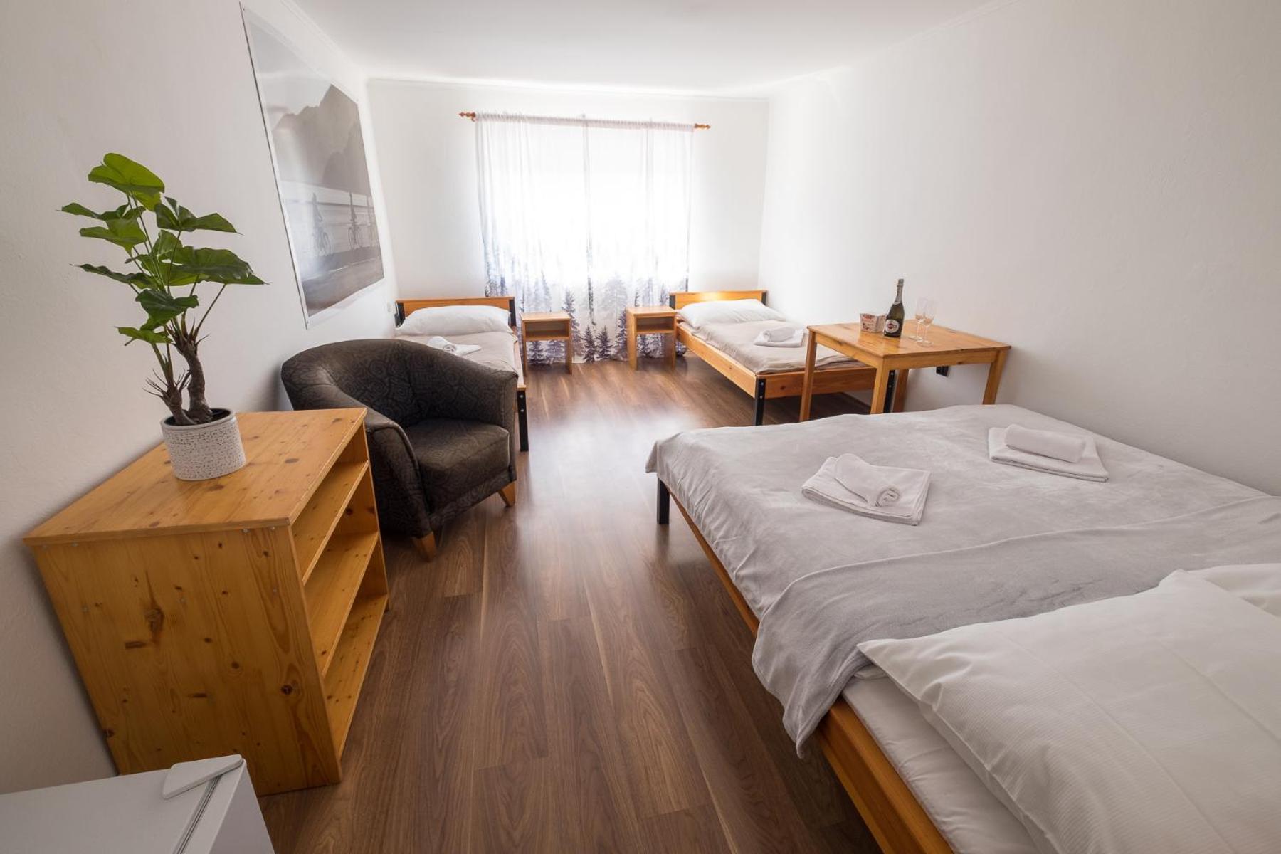 Bystra 94 Profibikers Hotell Exteriör bild
