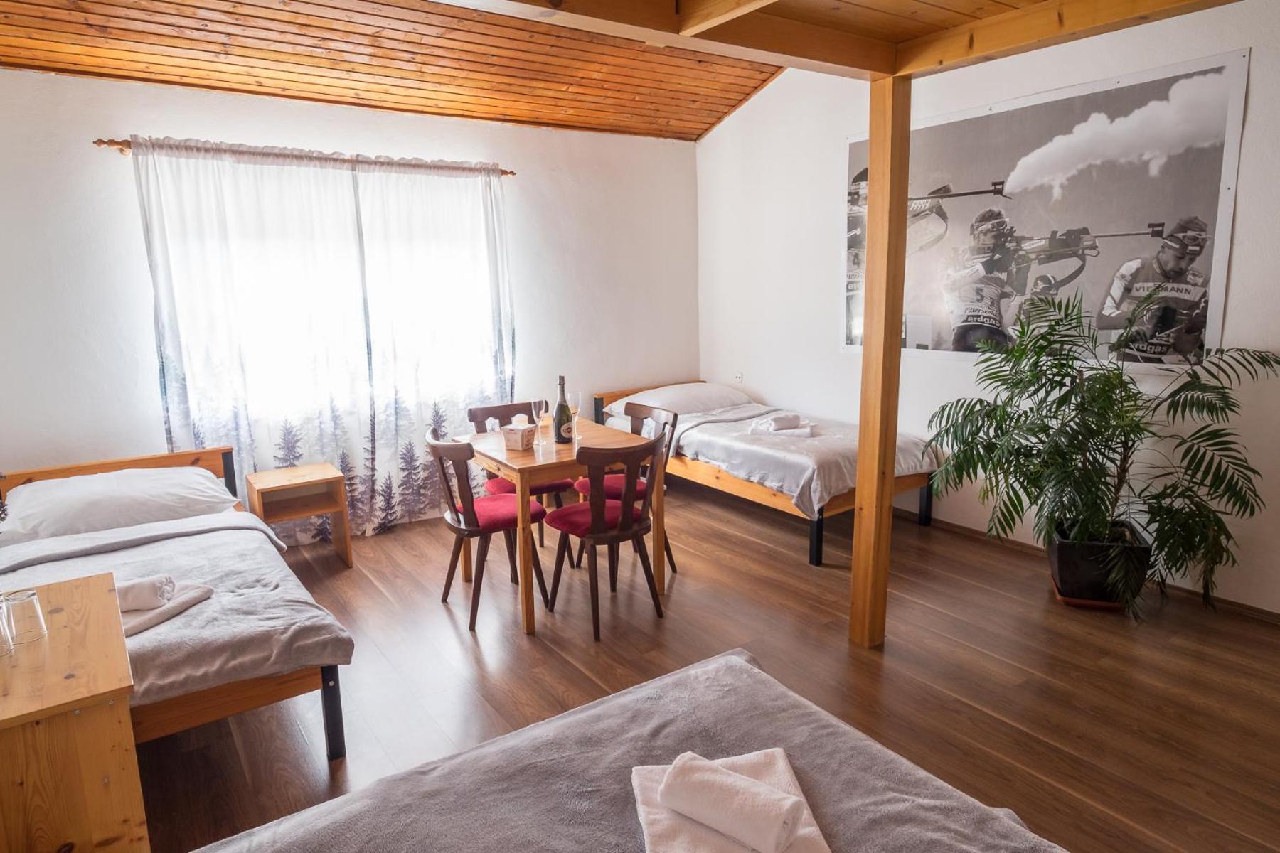 Bystra 94 Profibikers Hotell Exteriör bild