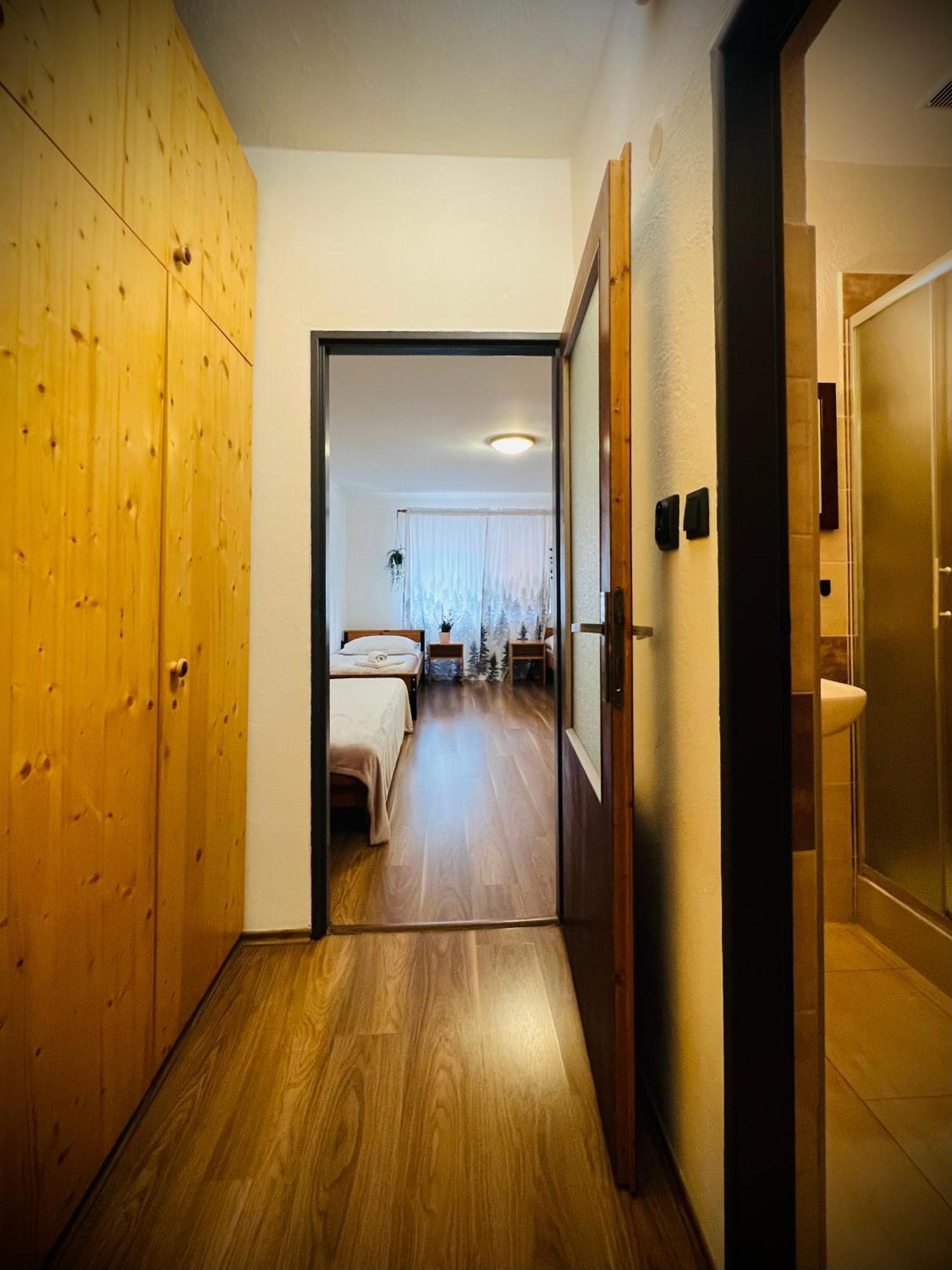 Bystra 94 Profibikers Hotell Exteriör bild