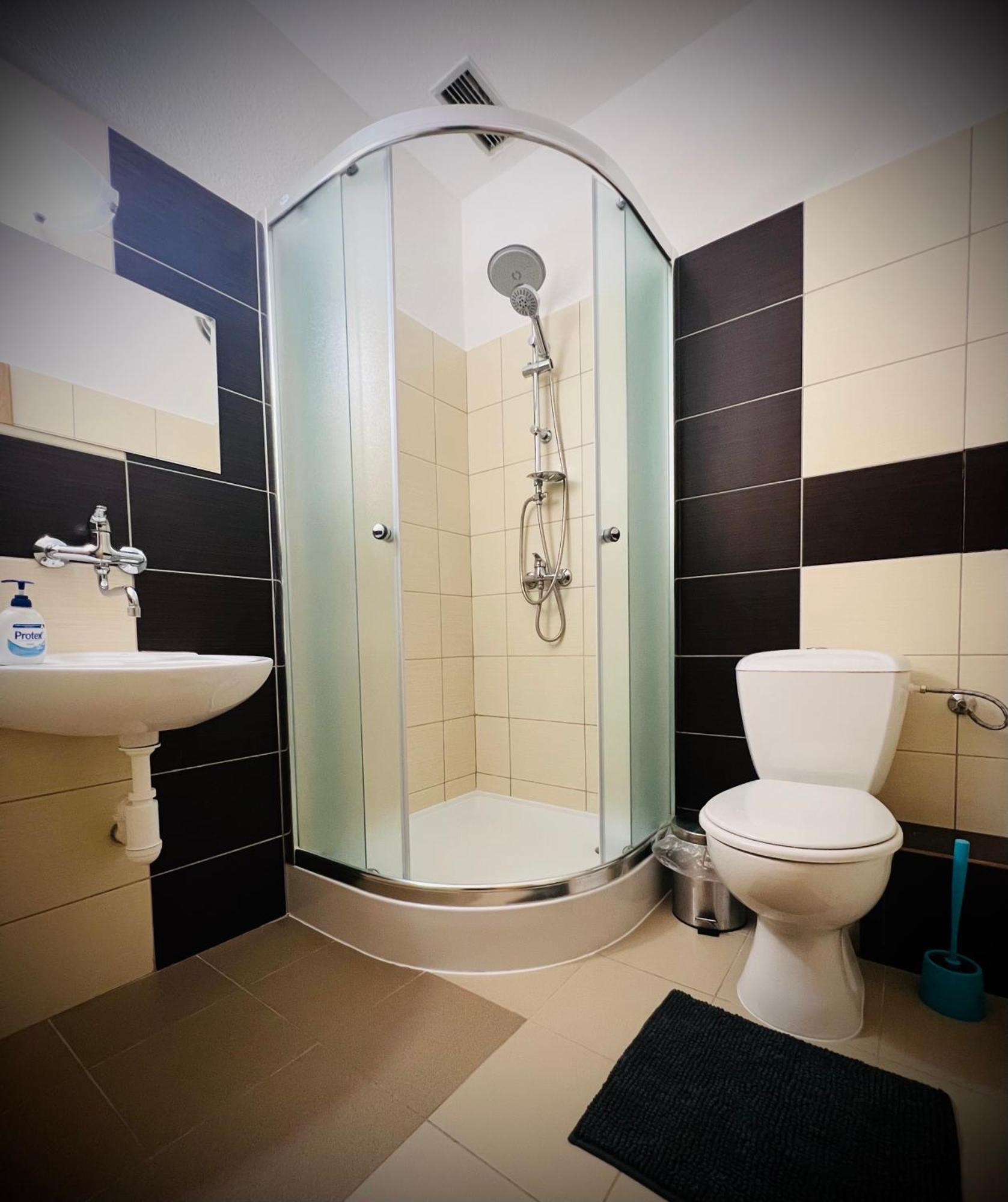 Bystra 94 Profibikers Hotell Exteriör bild