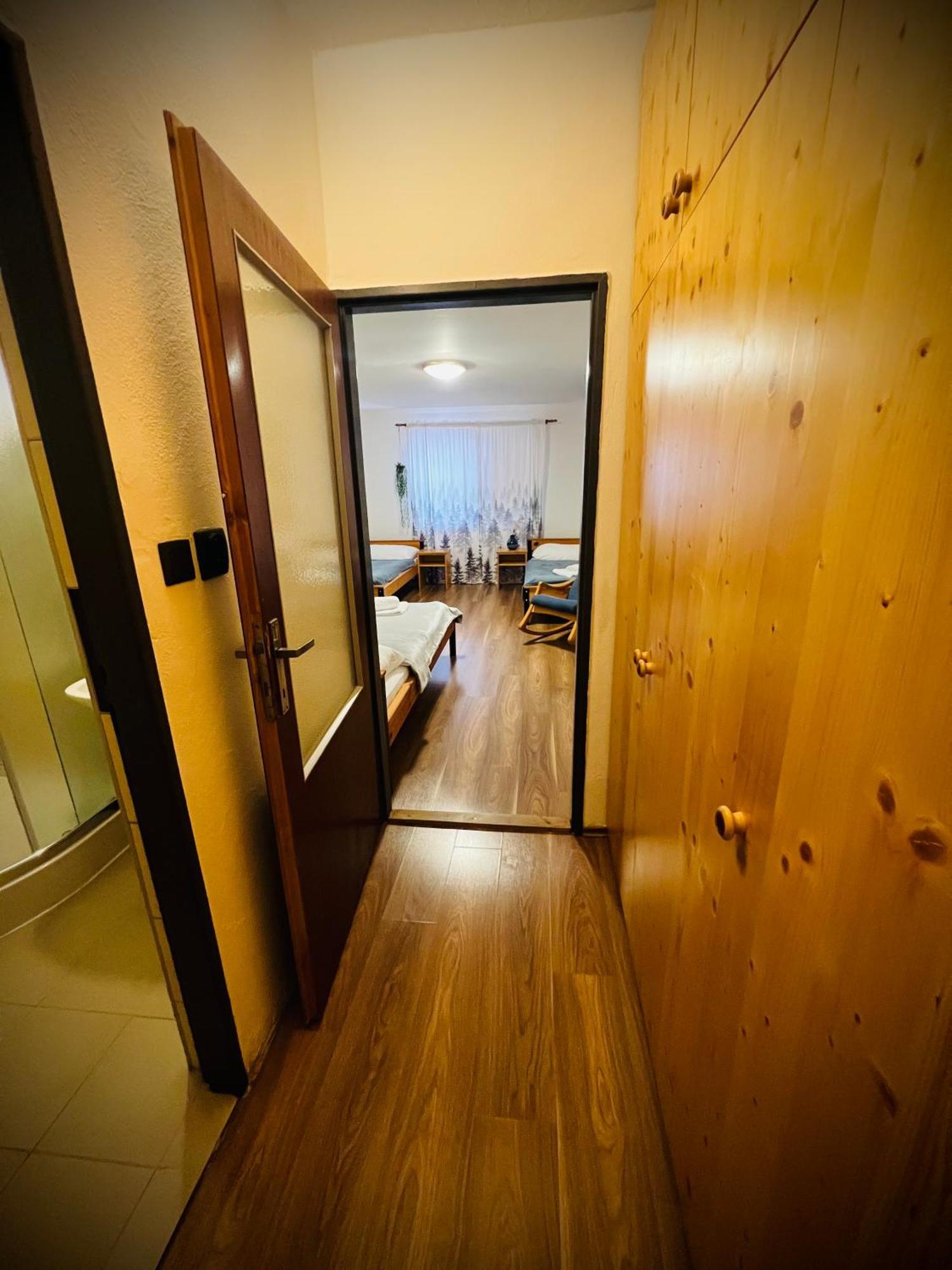 Bystra 94 Profibikers Hotell Exteriör bild
